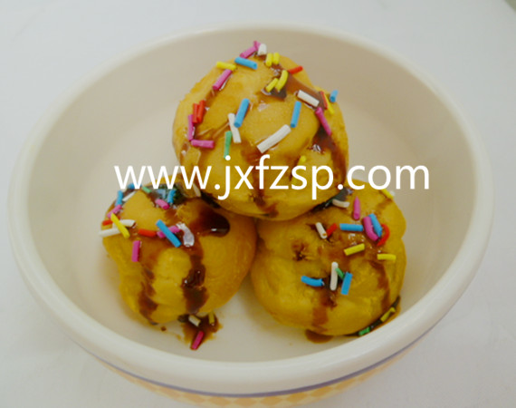 高档西式甜品模型：泡芙模型