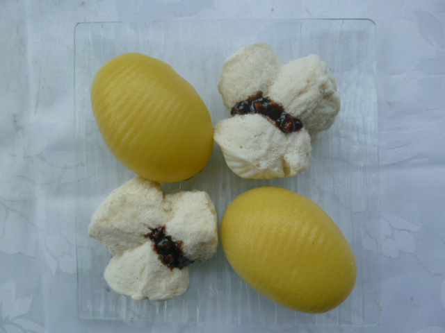 <b>港式茶餐厅仿真菜：叉烧包拼流沙包仿真菜</b>